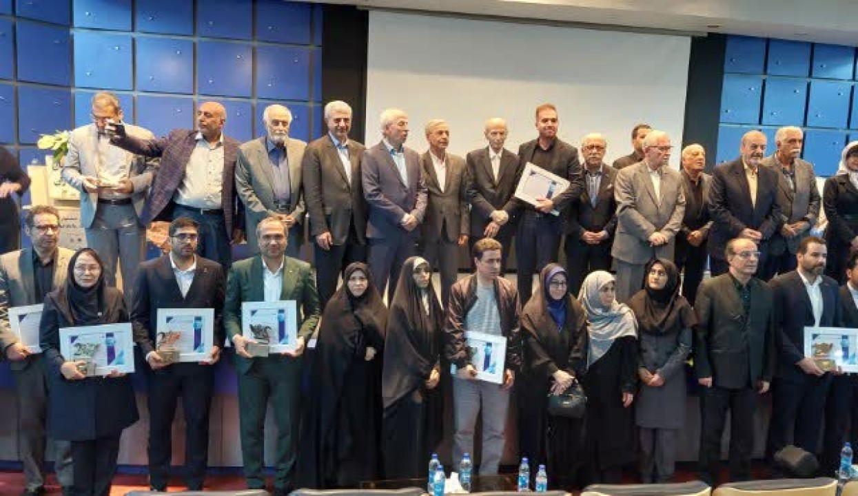 دیپلم افتخار 2025 جشنواره ملی روابط عمومی ایران به آب و نیرو رسید