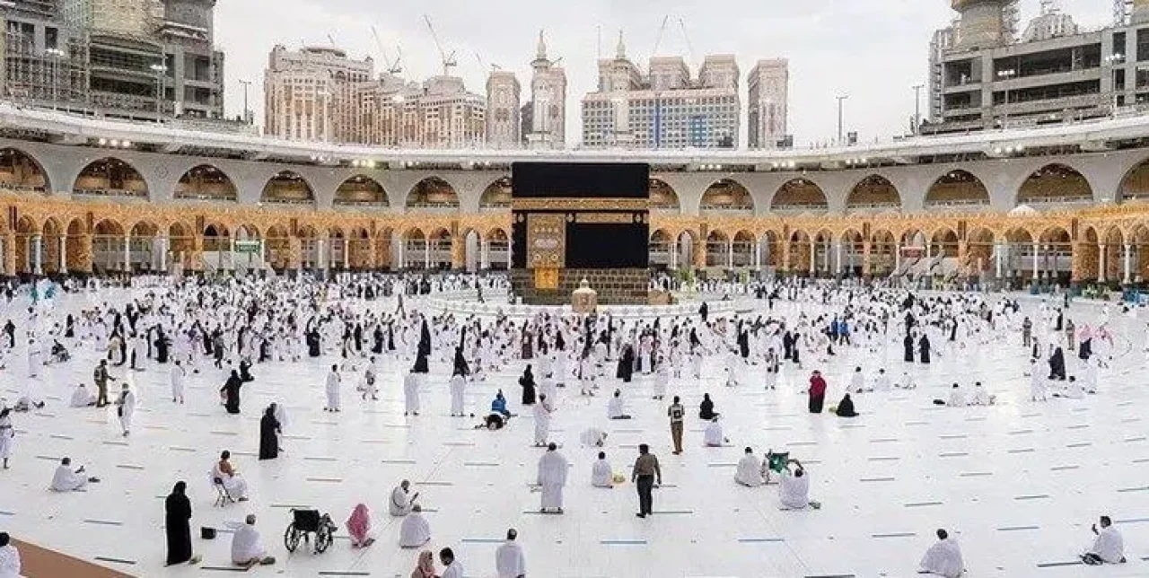 اعزام کاروان حج عمره از کیش برای اولین بار