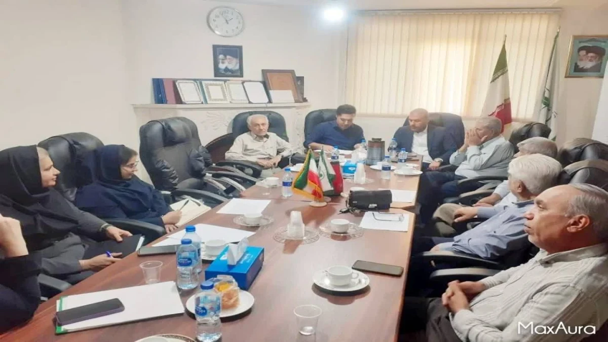 برگزاری نشست مشترک بیمه دی استان فارس با رؤسای کانون‌های بازنشستگی