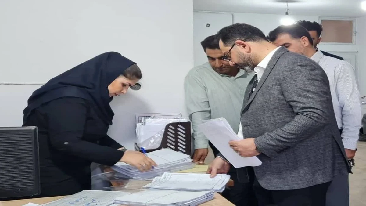 نشست مشترک کانون بازنشستگان استان کرمانشاه با مدیریت شرکت بیمه دی