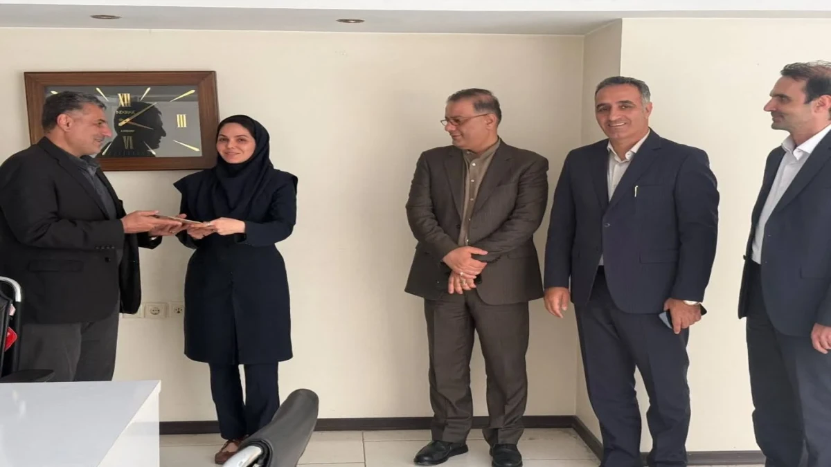 تقدیر  شرکت توزیع نیروی برق از کارشناس بیمه دی  البرز
