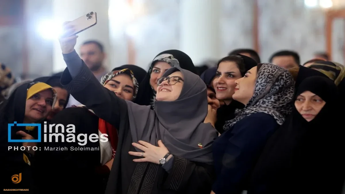 سلفی همسر عراقچی، دختر پزشکیان و سخنگوی دولت چرا خبرساز شد؟ + عکس