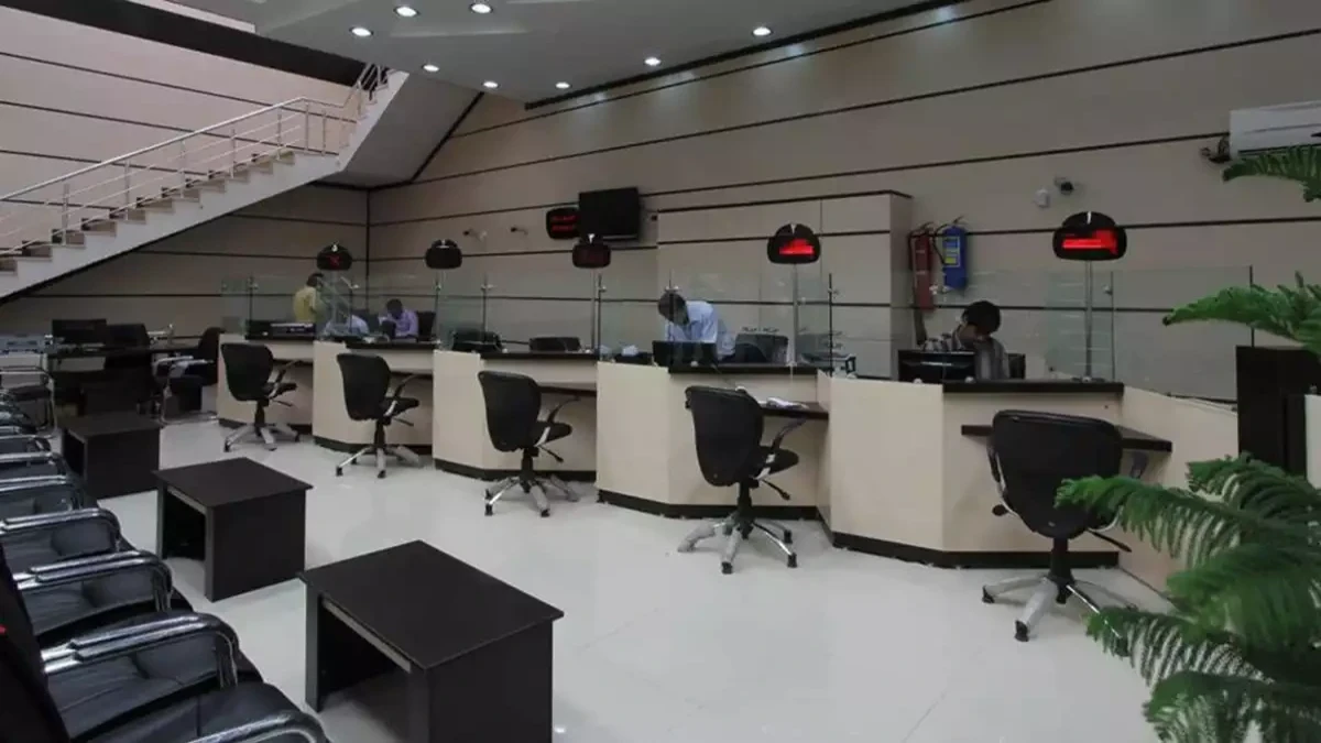 ساعت کاری بانک‌ها و ادارات فردا پنجشنبه ۳۰ مهر ۱۴۰۵؛ کدام بانک‌ها باز هستند؟ + جدول ساعت فعالیت