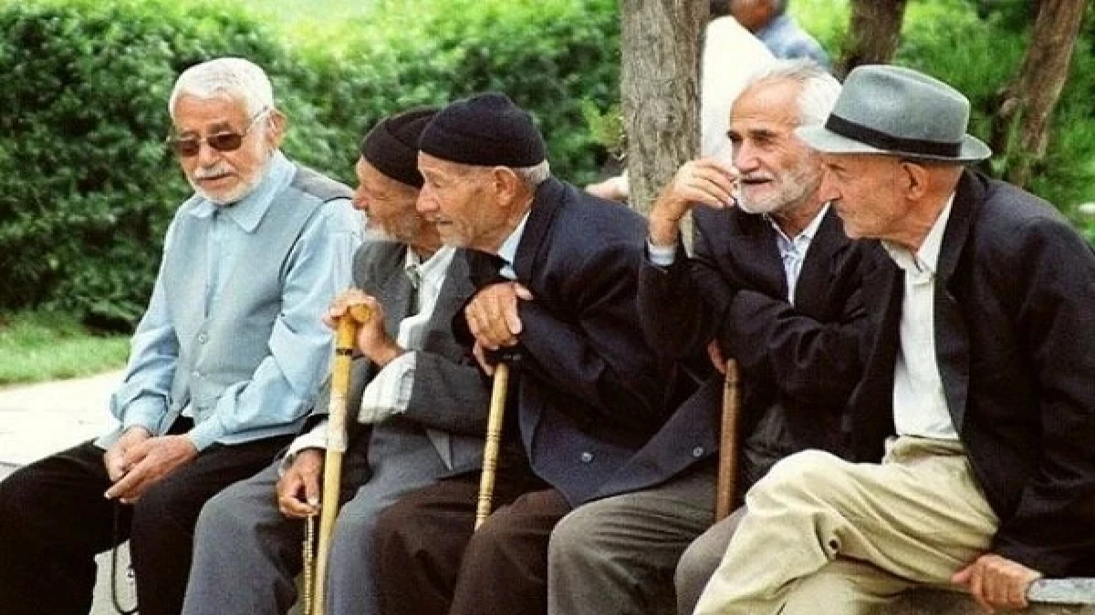 حقوق بازنشستگان آبان ۱۴۰۵ چقدر شد؟ حداقل مستمری ۱۶.۶ میلیون تومان؛ معوقات ۶ آبان در راه است + جدول