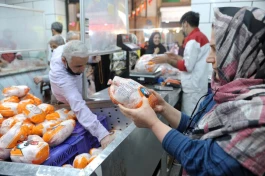 برخی فروشگاه‌ها با کالابرگ مرغ نمی‌دهند